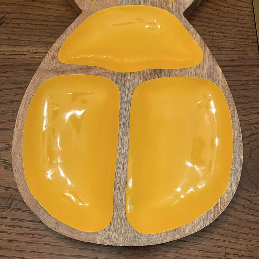 Wooden‎ Pineapple shaped serving tray